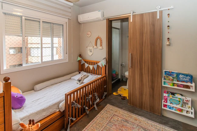 Imagem Imóvel com 2 Quartos à Venda, em Rio Branco - Porto Alegre Imagem Imóvel com 2 Quartos à Venda, em Rio Branco - Porto Alegre