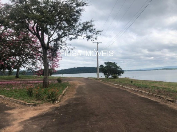 Imóvel com 3 Quartos à Venda,  em Zona Rural - Delfinopolis
