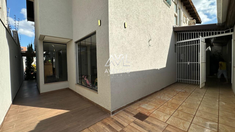 Imagem Sobrado com 3 Quartos à Venda, 350 m² em Jardim Autonomista - Campo Grande Imagem Sobrado com 3 Quartos à Venda, 350 m² em Jardim Autonomista - Campo Grande