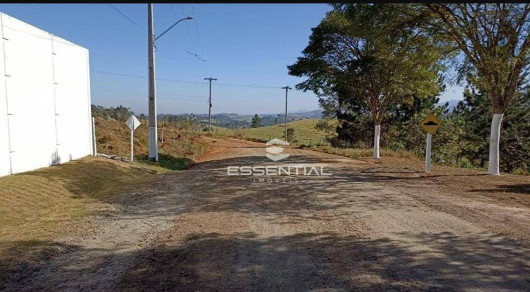 Imagem Chácara com 6 Quartos à Venda, 1.000 m² em Centro - Igaratá