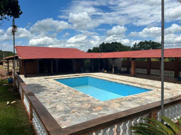 Imóvel com 3 Quartos à Venda, 2.400 m² em Jardim Luiza - Franca