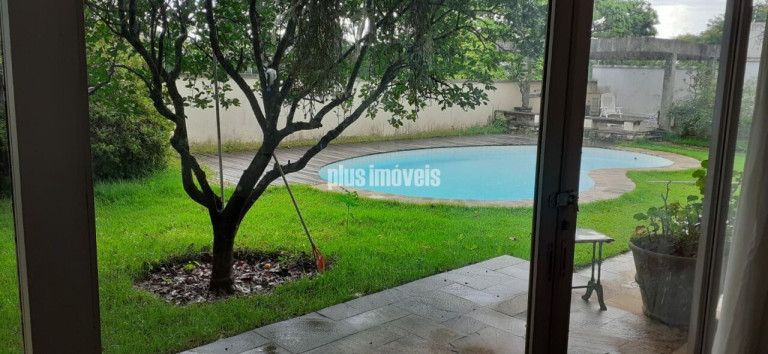 Casa com 3 Quartos para Alugar, 820 m² em Cidade Jardim - São Paulo