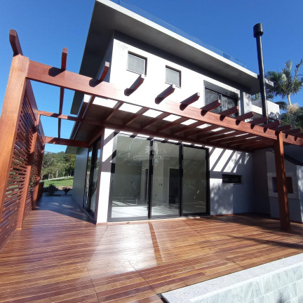 Imagem Casa com 3 Quartos à Venda, 339 m² em Praia De Taquaras - Balneário Camboriú Imagem Casa com 3 Quartos à Venda, 339 m² em Praia De Taquaras - Balneário Camboriú