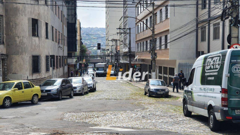 Imagem Casa com 4 Quartos para Alugar, 174 m² em Centro - Juiz De Fora Imagem Casa com 4 Quartos para Alugar, 174 m² em Centro - Juiz De Fora