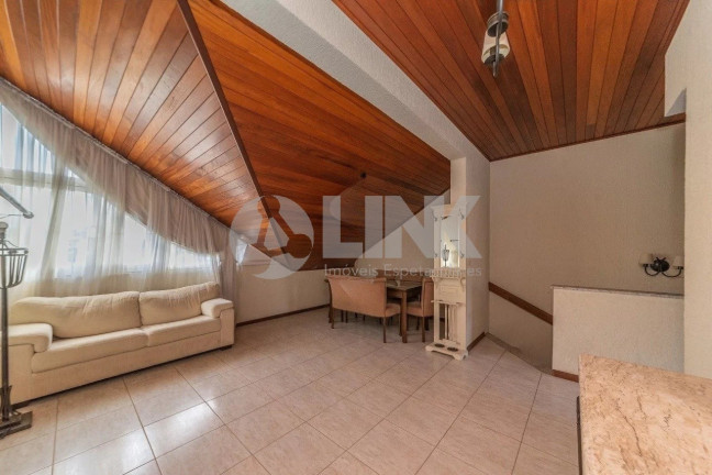 Imagem Casa com 3 Quartos à Venda, 282 m² em Chácara Das Pedras - Porto Alegre