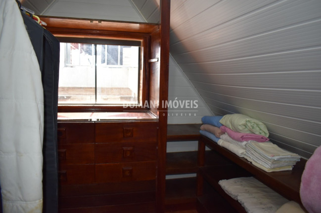 Imagem Casa com 2 Quartos à Venda, 215 m² em Região Do Toriba - Campos Do Jordão Imagem Casa com 2 Quartos à Venda, 215 m² em Região Do Toriba - Campos Do Jordão