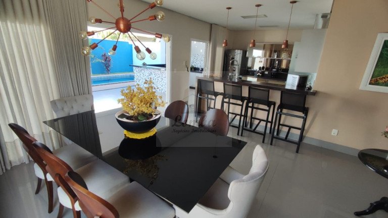 Imagem Casa com 4 Quartos à Venda, 406 m² em Jardim Itália - Cuiabá