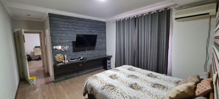 Imagem Casa com 4 Quartos à Venda,  em Floresta - Joinville