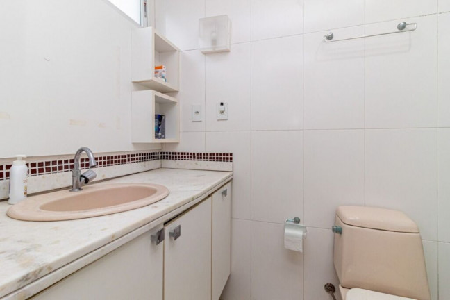 Imagem Imóvel com 2 Quartos à Venda, 91 m² em São João - Porto Alegre Imagem Imóvel com 2 Quartos à Venda, 91 m² em São João - Porto Alegre