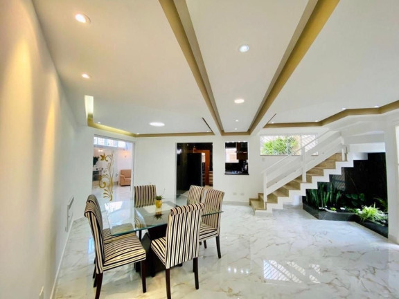 Imagem Casa com 3 Quartos à Venda, 250 m² em Mercês - Curitiba Imagem Casa com 3 Quartos à Venda, 250 m² em Mercês - Curitiba