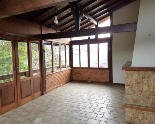Imagem Casa com 4 Quartos à Venda, 305 m² em Vale Do Paraíso - Teresópolis