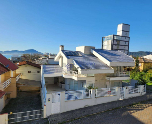 Sobrado com 3 Quartos à Venda, 280 m² em Centro - Penha