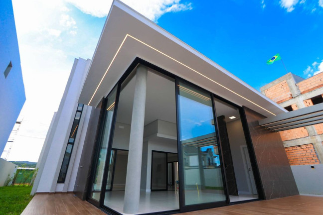 Imagem Casa com 3 Quartos à Venda, 424 m² em Santa Regina - Camboriú
