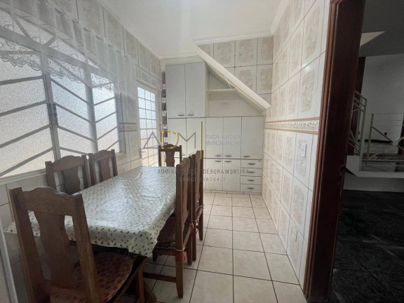 Imagem Casa com 4 Quartos para Alugar, 250 m² em Vila Nova Botucatu - Botucatu