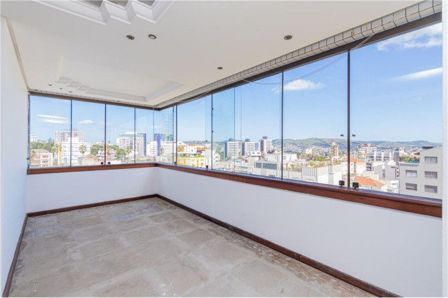 Imagem Imóvel com 3 Quartos à Venda, 220 m² em Petrópolis - Porto Alegre Imagem Imóvel com 3 Quartos à Venda, 220 m² em Petrópolis - Porto Alegre