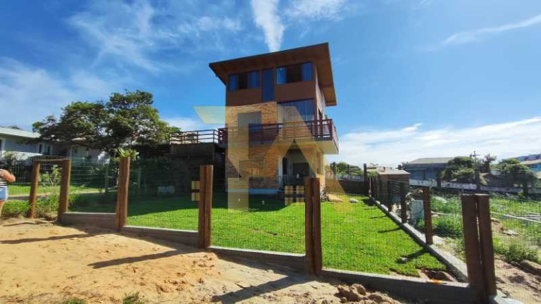 Imagem Imóvel com 3 Quartos à Venda, 122 m² em Praia Do Rosa - Imbituba