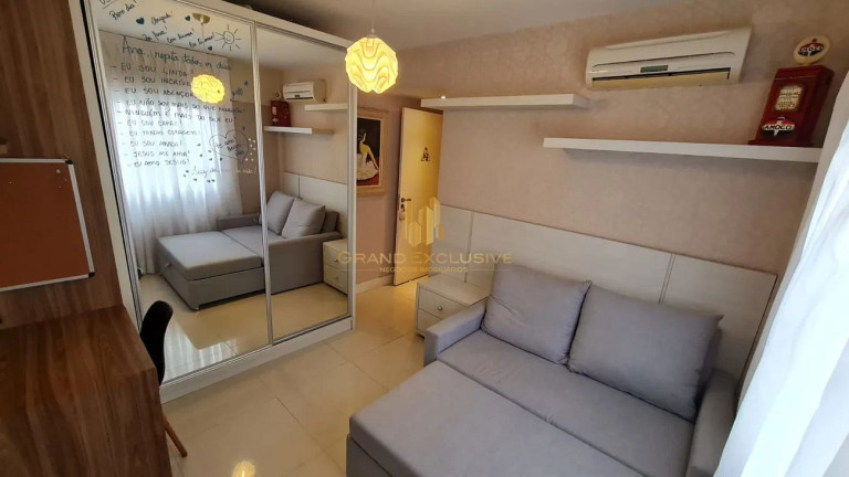 Imagem Apartamento com 3 Quartos à Venda, 123 m² em Centro - Balneário Camboriú Imagem Apartamento com 3 Quartos à Venda, 123 m² em Centro - Balneário Camboriú