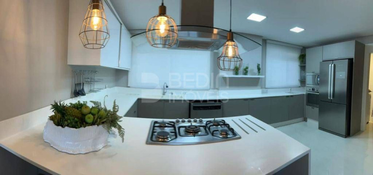 Imagem Apartamento com 3 Quartos à Venda, 190 m² em Centro - Balneário Camboriú Imagem Apartamento com 3 Quartos à Venda, 190 m² em Centro - Balneário Camboriú