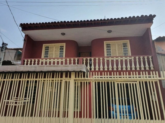Casa com 4 Quartos à Venda, 240 m² em Candangolândia - Brasília
