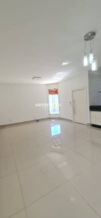 Imagem Casa com 3 Quartos à Venda, 172 m²