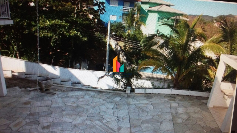Imagem Sobrado com 4 Quartos à Venda, 300 m² em Viradouro - São Sebastião Imagem Sobrado com 4 Quartos à Venda, 300 m² em Viradouro - São Sebastião
