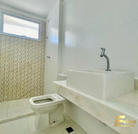 Imagem Imóvel com 3 Quartos à Venda, 130 m² em Centro - Guarapari