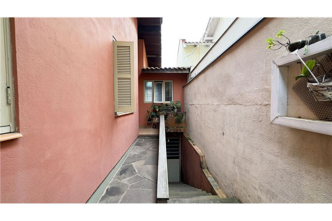 Imagem Casa com 3 Quartos à Venda, em Passo Da Areia - Porto Alegre Imagem Casa com 3 Quartos à Venda, em Passo Da Areia - Porto Alegre