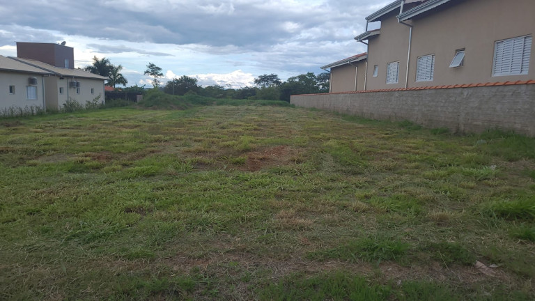 Terreno à Venda, 1.000 m² em Fazenda Victória - Porangaba