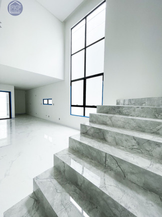 Imagem Casa com 3 Quartos à Venda, 147 m² em Centro - Itajaí