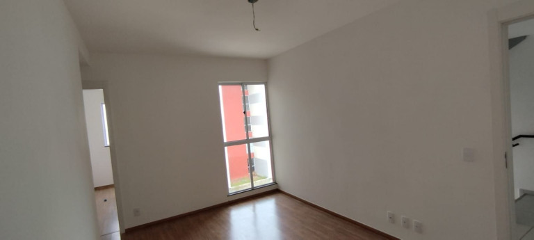 Imagem Imóvel com 2 Quartos à Venda, 45 m² em Cascata Do Imbuí - Teresópolis