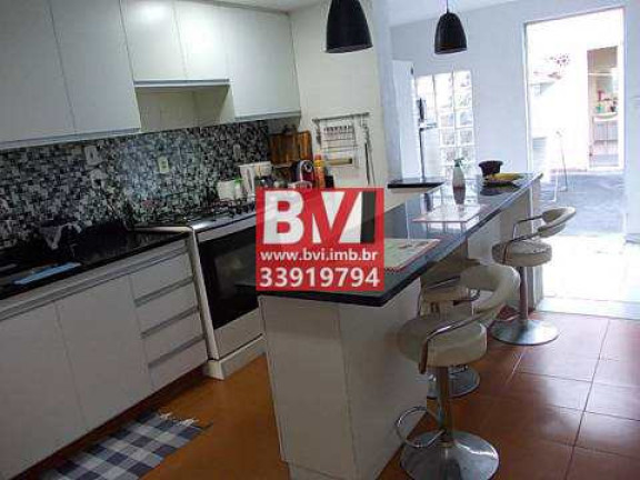 Imagem Casa com 5 Quartos à Venda, 150 m² em Vila Kosmos - Rio De Janeiro Imagem Casa com 5 Quartos à Venda, 150 m² em Vila Kosmos - Rio De Janeiro
