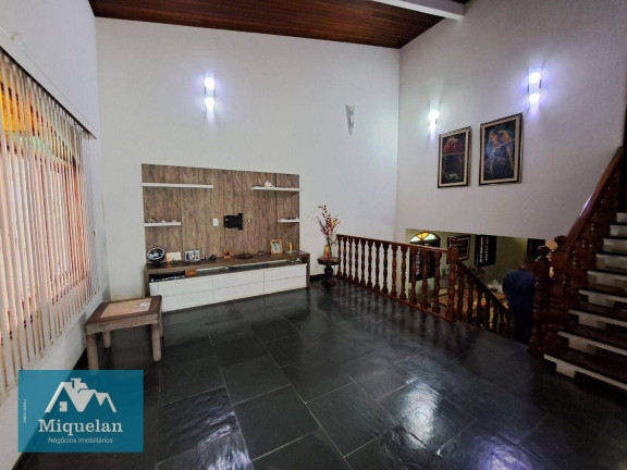 Casa com 3 Quartos à Venda, 300 m² em Tremembé - São Paulo