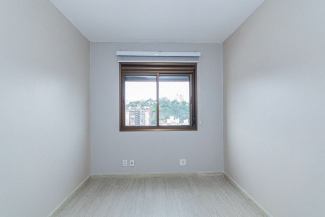 Imagem Imóvel com 2 Quartos à Venda, 86 m² em Menino Deus - Porto Alegre Imagem Imóvel com 2 Quartos à Venda, 86 m² em Menino Deus - Porto Alegre