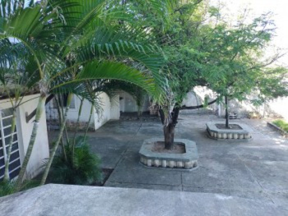 Imagem Casa com 4 Quartos à Venda, 348 m² em Pituaçu - Salvador Imagem Casa com 4 Quartos à Venda, 348 m² em Pituaçu - Salvador
