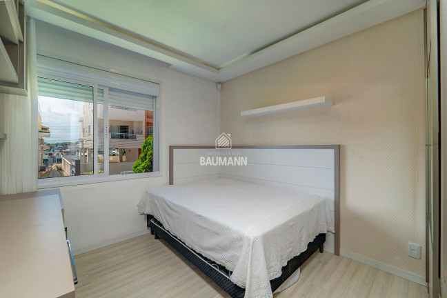 Imagem Casa com 3 Quartos para Alugar, 300 m² em Centro - Bombinhas Imagem Casa com 3 Quartos para Alugar, 300 m² em Centro - Bombinhas