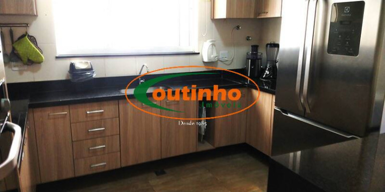 Imagem Casa com 4 Quartos à Venda, 220 m² em Andaraí - Rio De Janeiro Imagem Casa com 4 Quartos à Venda, 220 m² em Andaraí - Rio De Janeiro