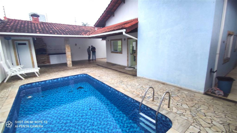 Casa com 3 Quartos à Venda, 185 m² em Balneario Florida - Praia Grande