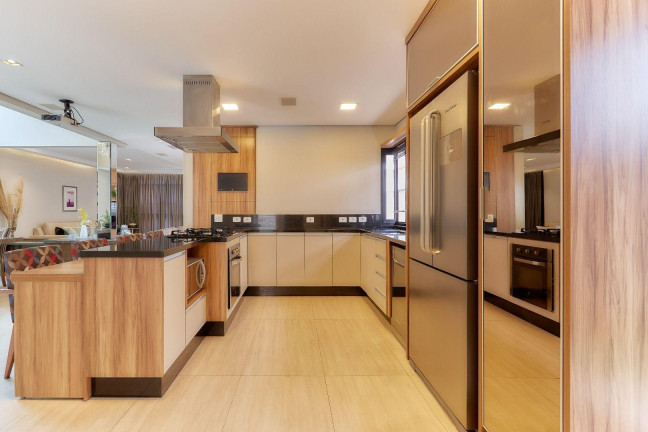Imagem Casa com 3 Quartos à Venda, 297 m² em Pinheirinho - Curitiba