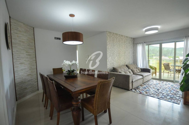 Imagem Apartamento com 3 Quartos para Temporada, em Mariscal - Bombinhas Imagem Apartamento com 3 Quartos para Temporada, em Mariscal - Bombinhas