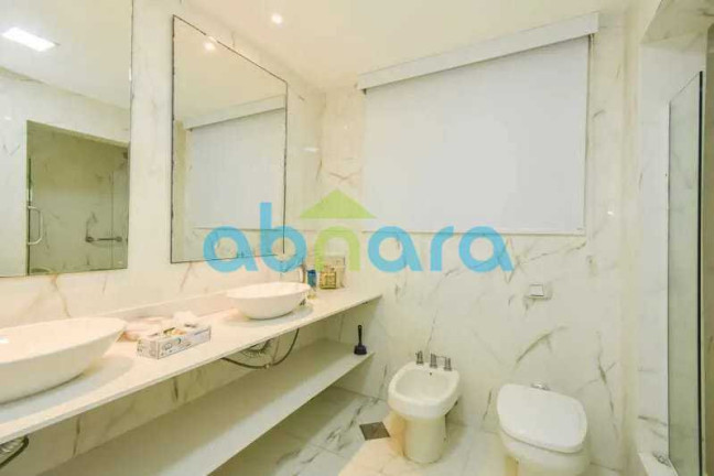 Imagem Apartamento com 4 Quartos à Venda, 300 m² em Copacabana - Rio De Janeiro Imagem Apartamento com 4 Quartos à Venda, 300 m² em Copacabana - Rio De Janeiro