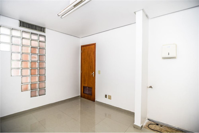 Imagem Sala Comercial à Venda, 53 m² em Centro Histórico - Porto Alegre Imagem Sala Comercial à Venda, 53 m² em Centro Histórico - Porto Alegre