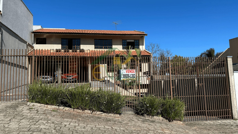 Sobrado com 4 Quartos à Venda, 275 m² em Tingui - Curitiba