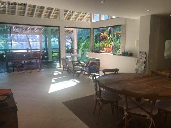 Imagem Casa com 8 Quartos para Temporada, 656 m² em Vila Velha - Angra Dos Reis