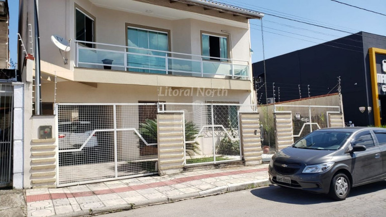 Imagem Casa com 4 Quartos à Venda, 350 m² em Dom Bosco - Itajaí