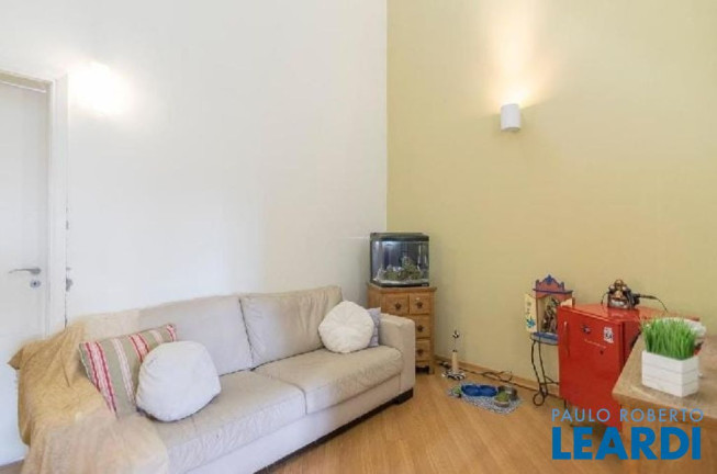Imagem Casa de Condomínio com 4 Quartos à Venda, 255 m² em Vila Floresta - Santo André Imagem Casa de Condomínio com 4 Quartos à Venda, 255 m² em Vila Floresta - Santo André