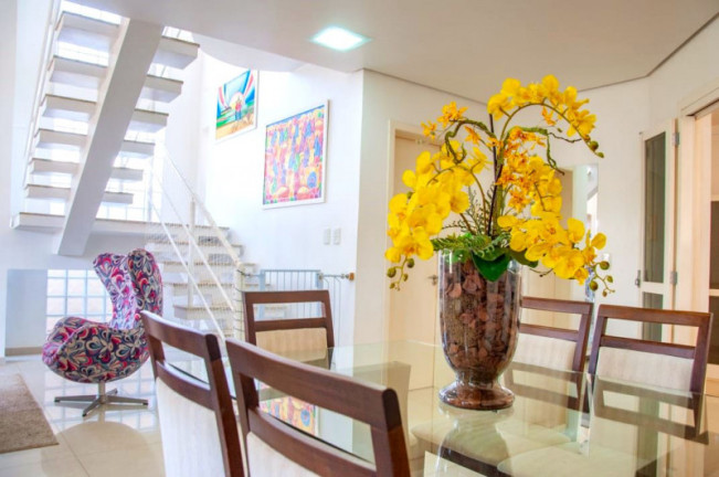 Imagem Casa com 3 Quartos à Venda, 157 m²