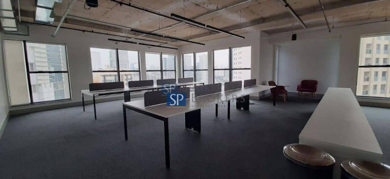 Sala Comercial para Alugar, 640 m² em Chácara Santo Antônio - São Paulo