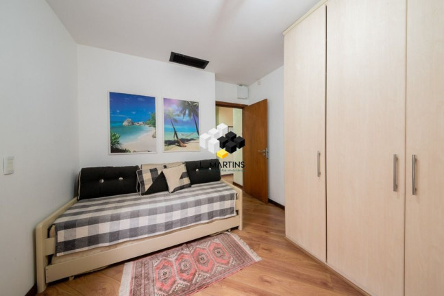 Imagem Casa com 4 Quartos à Venda, 352 m² em Petrópolis - Porto Alegre Imagem Casa com 4 Quartos à Venda, 352 m² em Petrópolis - Porto Alegre