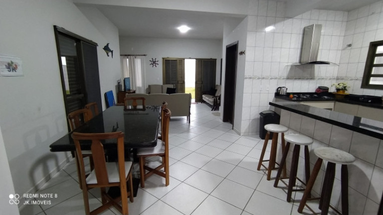 Imagem Sobrado com 3 Quartos para Temporada, 220 m² em Barra Do Saí - Itapoá Imagem Sobrado com 3 Quartos para Temporada, 220 m² em Barra Do Saí - Itapoá