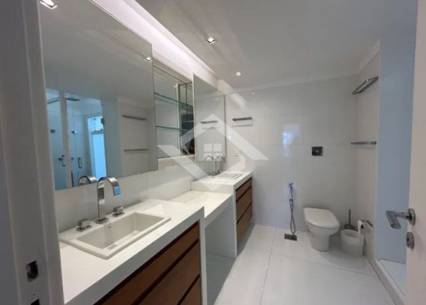 Imagem Casa com 4 Quartos à Venda, 412 m² em Barra Da Tijuca - Rio De Janeiro Imagem Casa com 4 Quartos à Venda, 412 m² em Barra Da Tijuca - Rio De Janeiro
